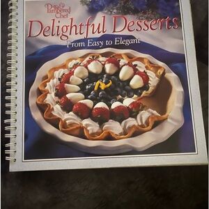 Pampered Chef Delightful Desserts Cookbook